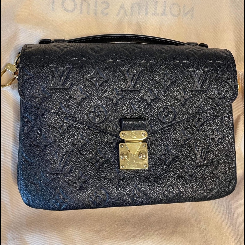Louis Vuitton Pochette Métis Monogram Empreinte Leather